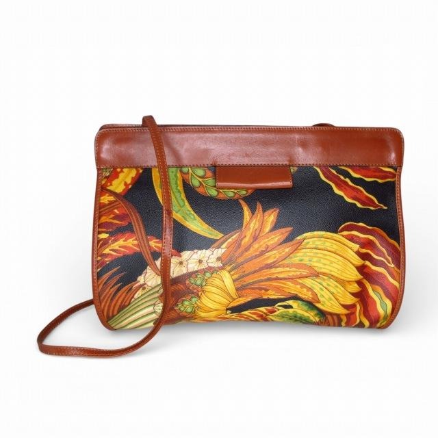 サルヴァトーレ　フェラガモ　ショルダーバッグ　ボタニカル柄　バケツ型　巾着 サルヴァトーレフェラガモ Salvatore Ferragamo ボタニカル柄