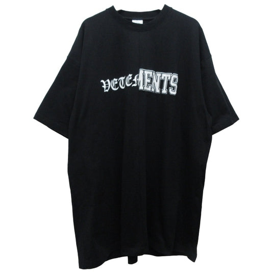 【USED】ヴェトモン ベトモン VETEMENTS vertical cut-up LogoTee Tシャツ 半袖 ロゴ ブラック XLサイズ 93419