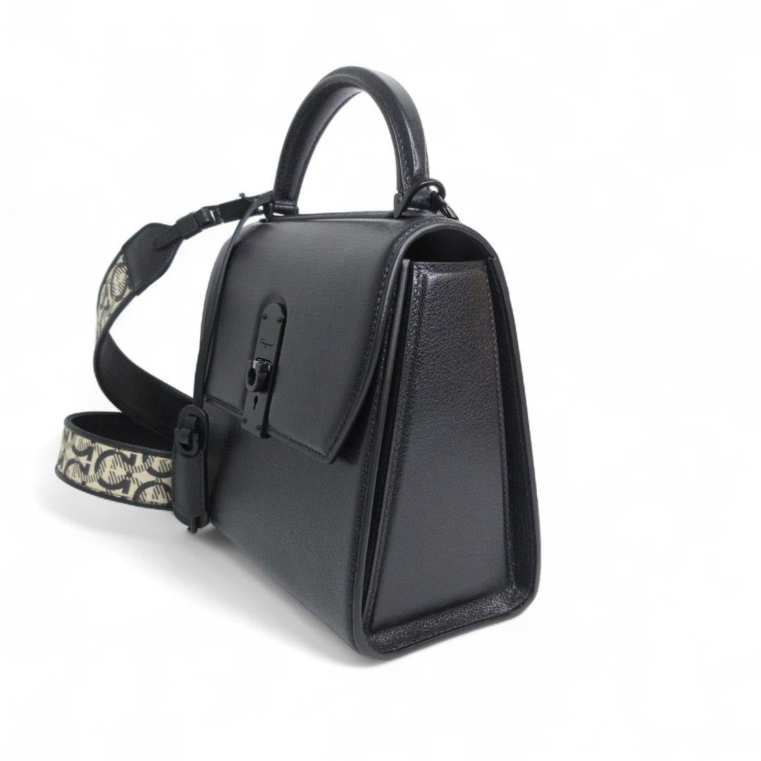サルバトーレフェラガモ Salvatore Ferragamo BOXYZ 極美品