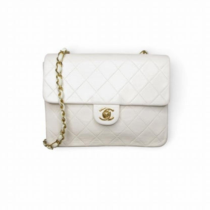 シャネル CHANEL マトラッセ チェーンショルダーバッグ ラムスキン ホワイト