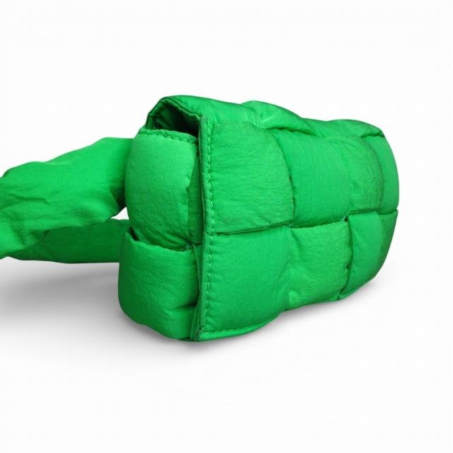ボッテガヴェネタ BOTTEGA VENETA パデッドテックカセット ショルダーバッグ クロスボディバッグ パラキート