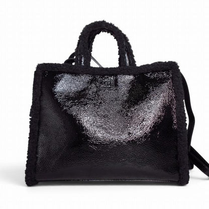 アグ UGG ×TELFAR テルファー 美品 コラボ トートバッグ ショルダーバッグ パテントレザー シワ加工